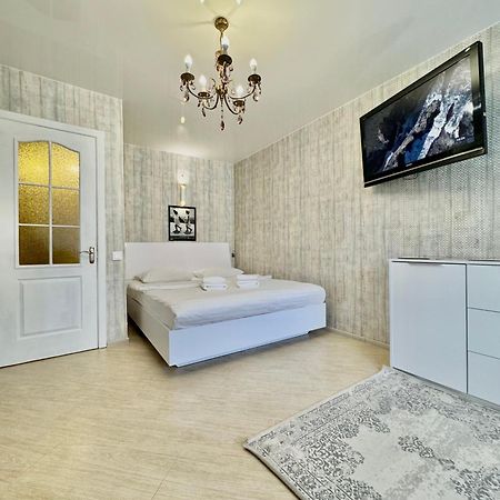 Apartpoltava Смак Італії У Самому Центрі Полтави , Білосніжна Студія В Новобудові, Банківський Чек Luaran gambar